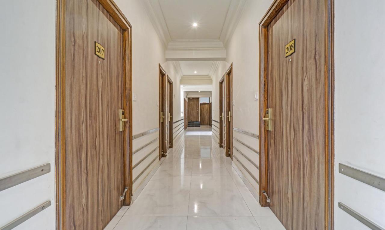 Treebo Komfort Suites, 3 Km From Mysore Palace Экстерьер фото