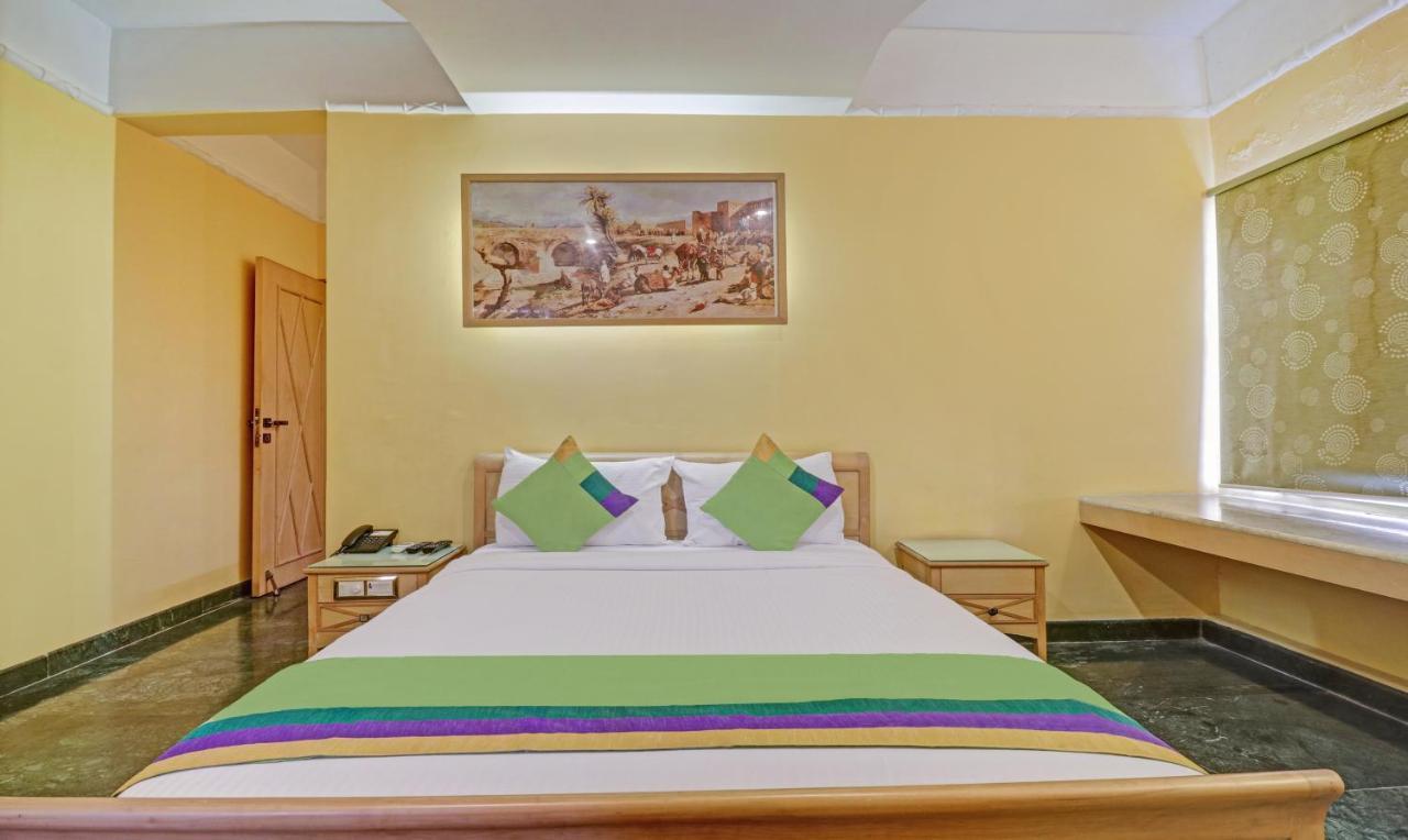Treebo Komfort Suites, 3 Km From Mysore Palace Экстерьер фото
