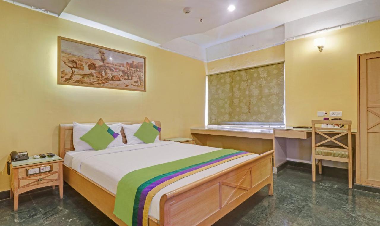 Treebo Komfort Suites, 3 Km From Mysore Palace Экстерьер фото