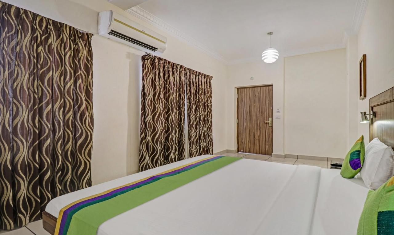 Treebo Komfort Suites, 3 Km From Mysore Palace Экстерьер фото