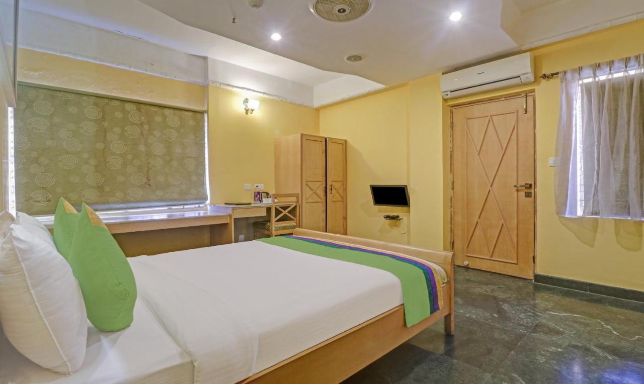 Treebo Komfort Suites, 3 Km From Mysore Palace Экстерьер фото