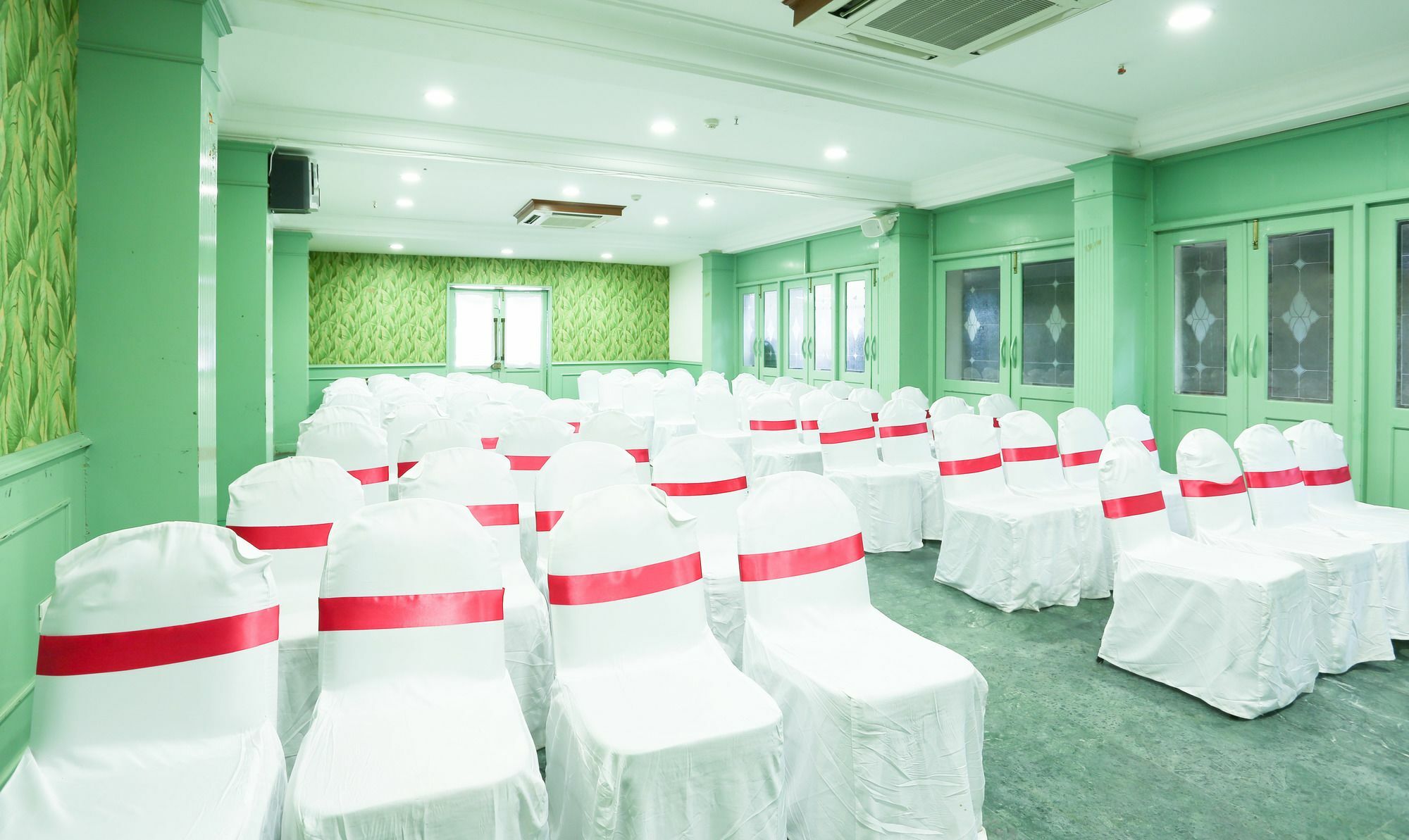 Treebo Komfort Suites, 3 Km From Mysore Palace Экстерьер фото
