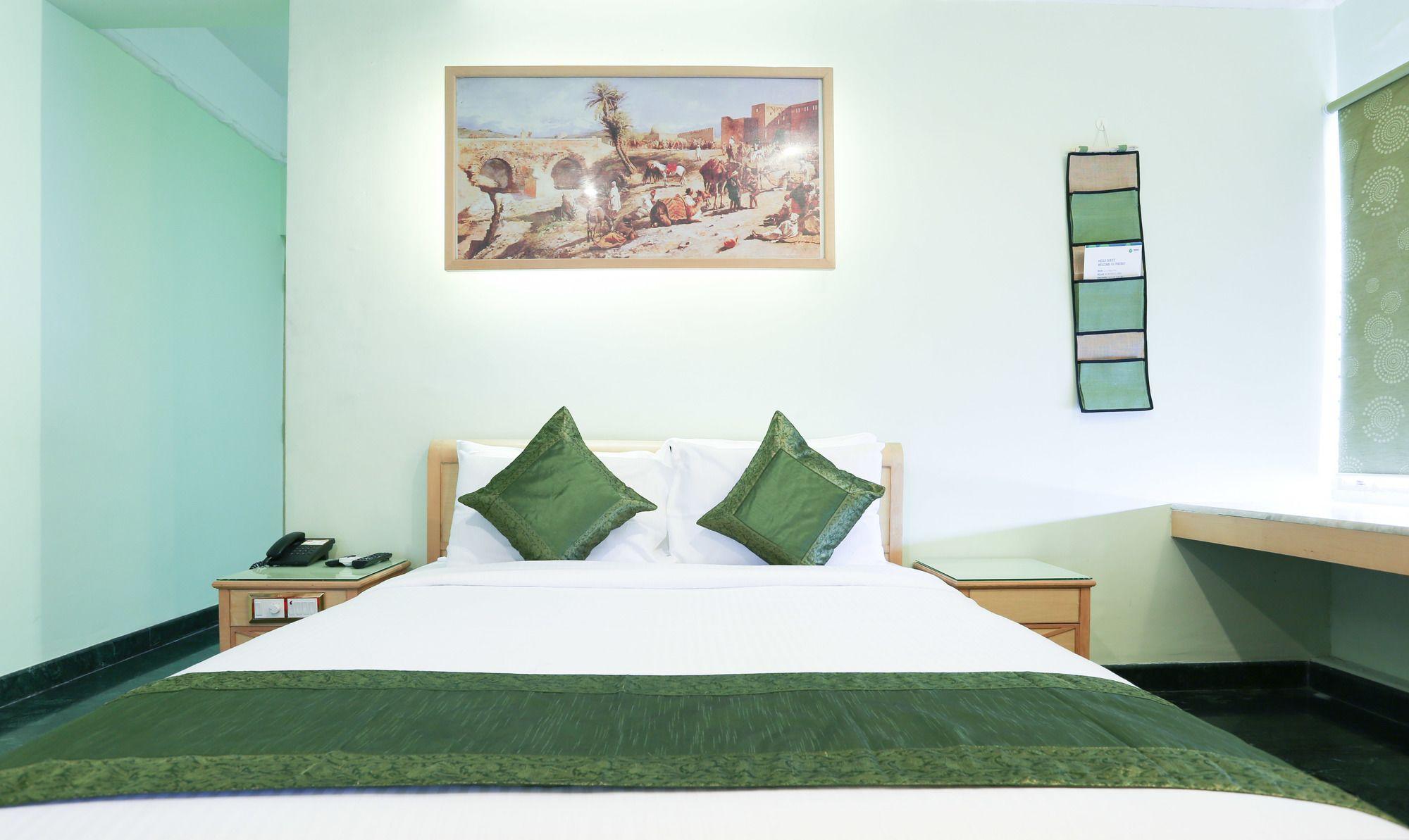Treebo Komfort Suites, 3 Km From Mysore Palace Экстерьер фото